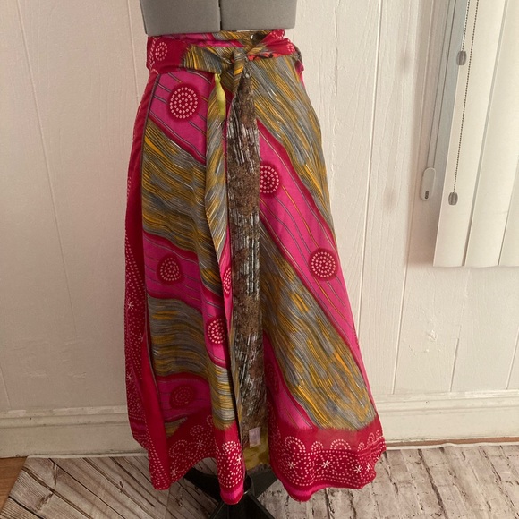 NWOT Iris impressions multiple colors Floral wrap Skirt - Picture 7 of 8